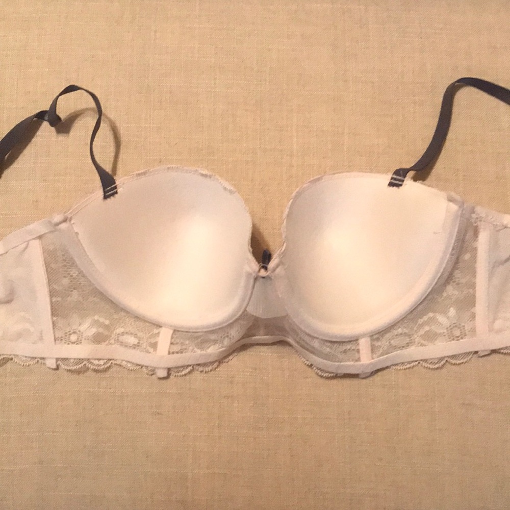 Lacey bra size 34c never worn - Picture 3 of 3
